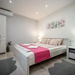 Laurapartman Apartmán *