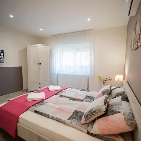 Laurapartman Apartament Gyula