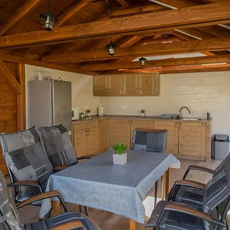 Laurapartman Apartment