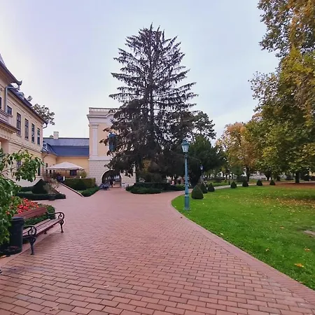 Laurapartman Apartmán Gyula